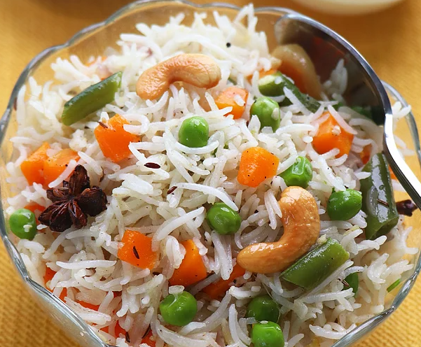 कुछ खास खाना हो तो बनाएं वेज पुलाव  (Veg Pulao Recipe in hindi) 